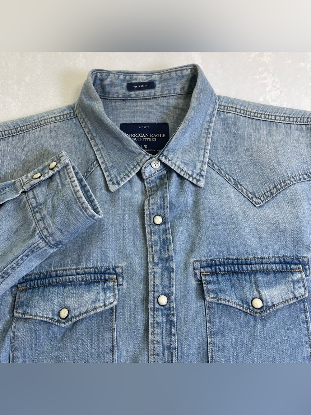 American Eagle Men’s Large Vintage Fit Blue Denim Western Pearl Snap Shirt